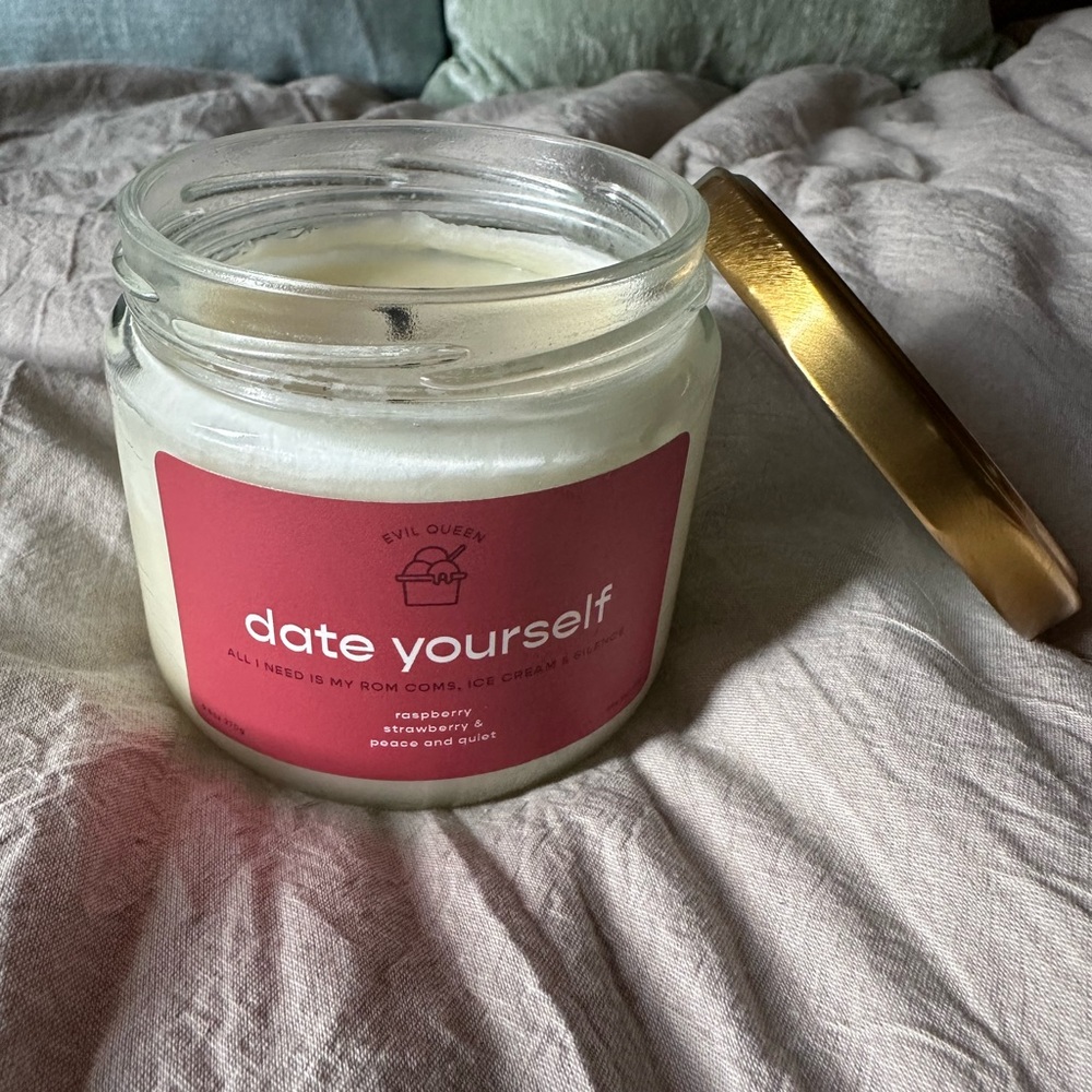Evil queen date yourself candle